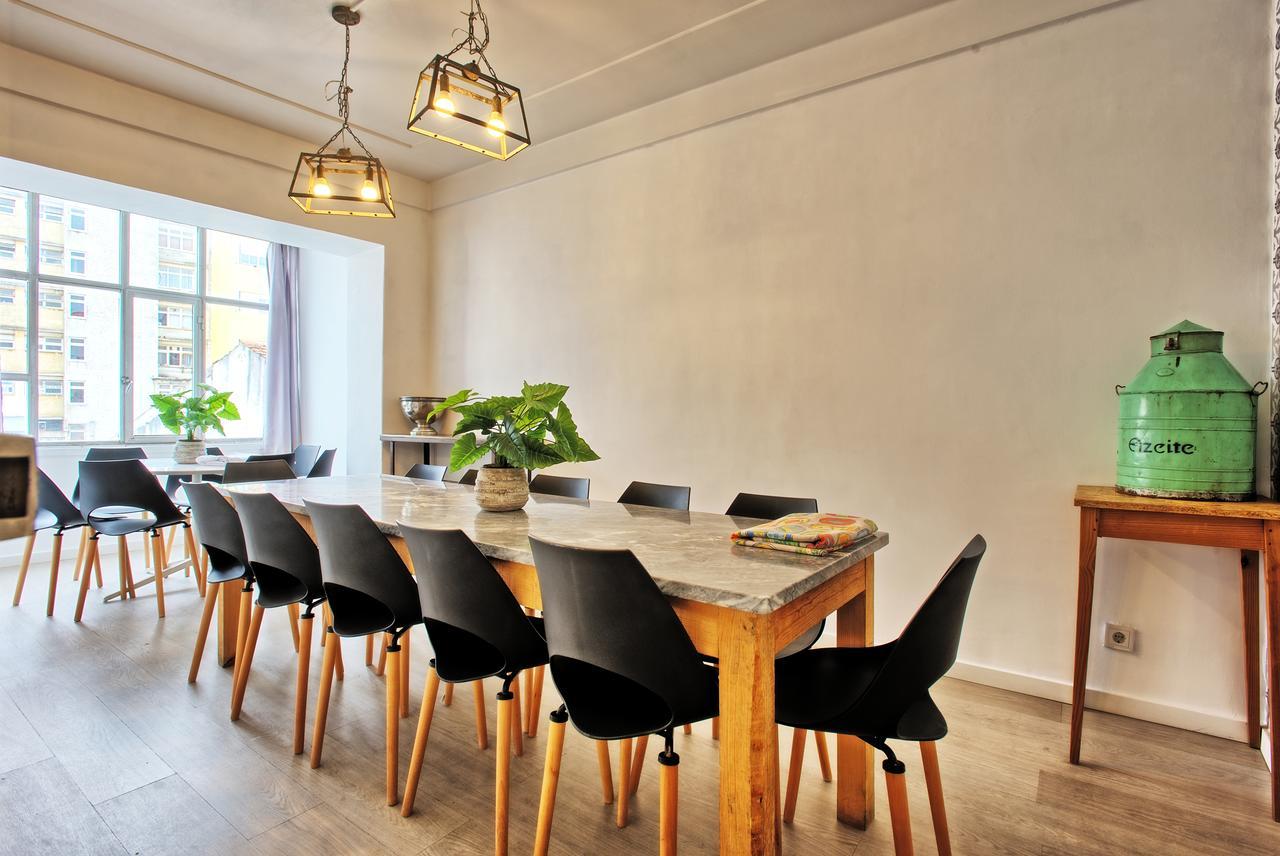 Sao Pedro 30 Guests Apartment Lisbon Exterior photo