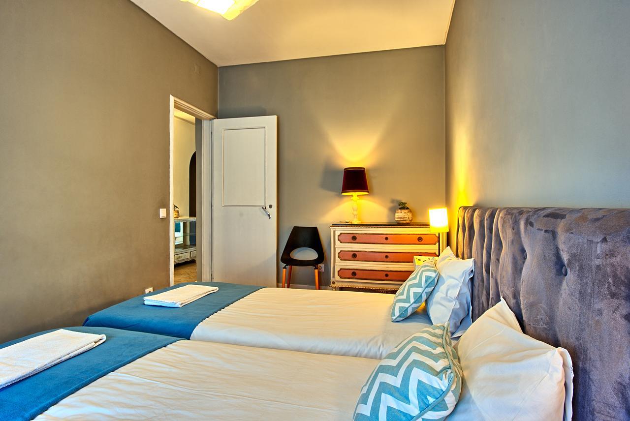 Sao Pedro 30 Guests Apartment Lisbon Exterior photo