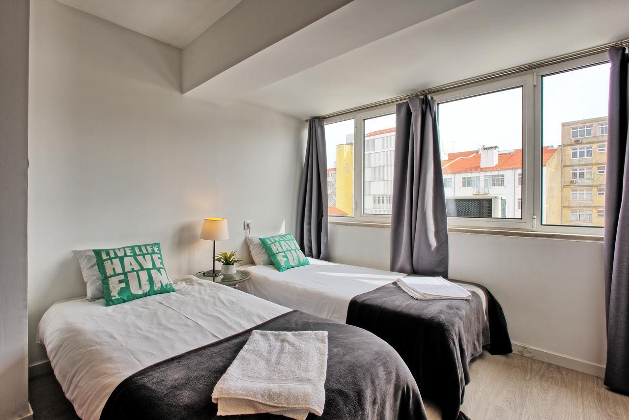 Sao Pedro 30 Guests Apartment Lisbon Exterior photo
