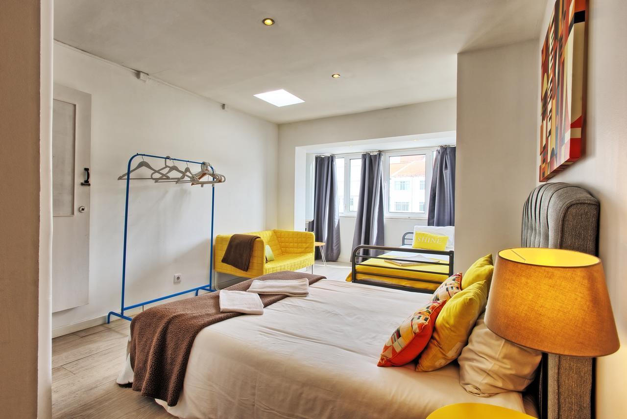 Sao Pedro 30 Guests Apartment Lisbon Exterior photo